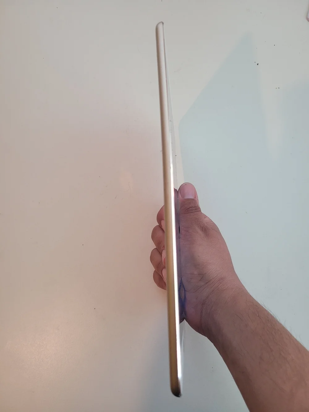 Apple iPad Air 2nd Gen 32 GB Cellular Used Gold **AJ**